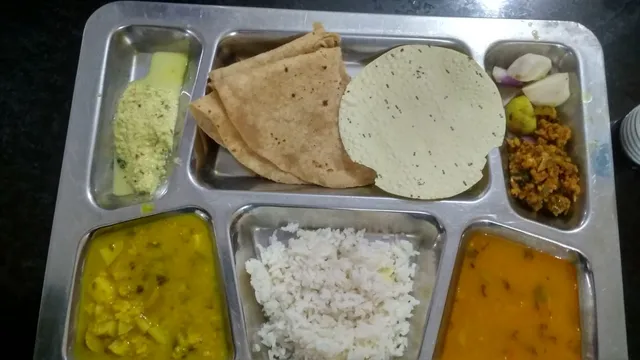 Shri Sai Snacks & Caterers