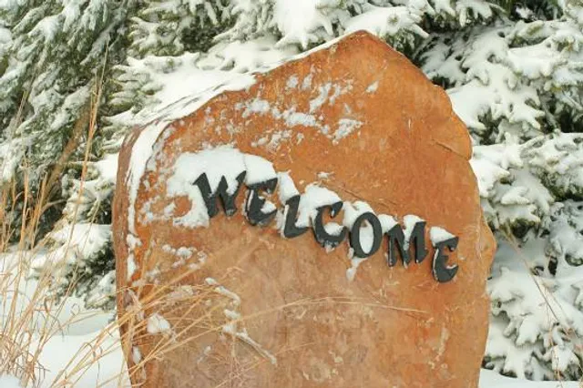 Welcome Rock - Meet the High Country