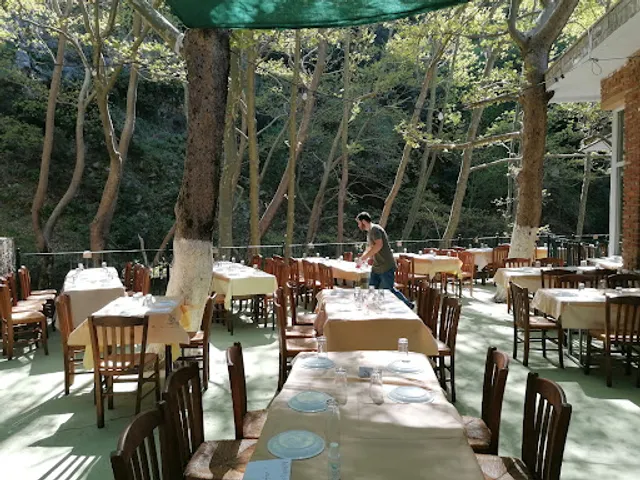 Taverna Katarraktis (Waterfall)