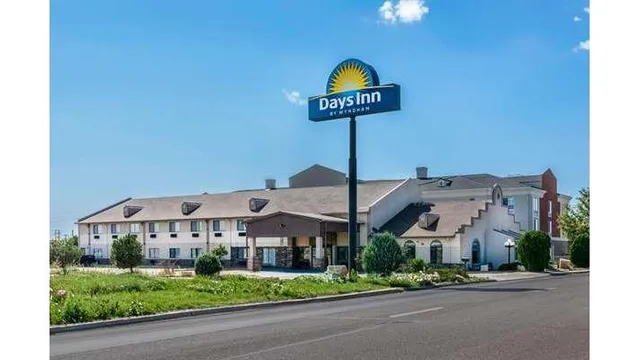 Days Inn by Wyndham Lamar