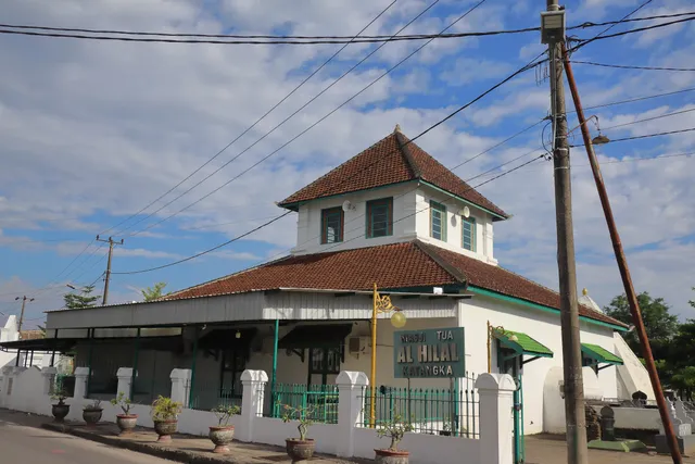 Masjid Tua Al-Hilal Katangka