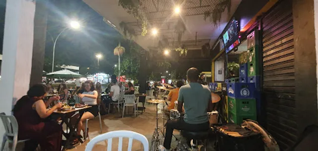 Na Seis - Comida de Bar: Gastronomia e Cultura em Brasília na Asa Norte -Petiscos na Parrilla e Música Ao Vivo