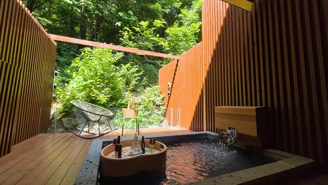 플로팅웨일 설악도적폭포스테이