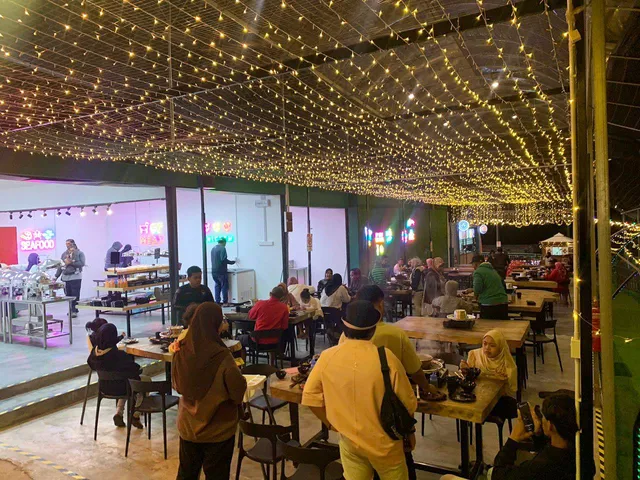 M CAFE / STEAMBOAT / GRILL