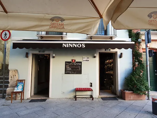 Ninnos Coffee Bar & Market Place