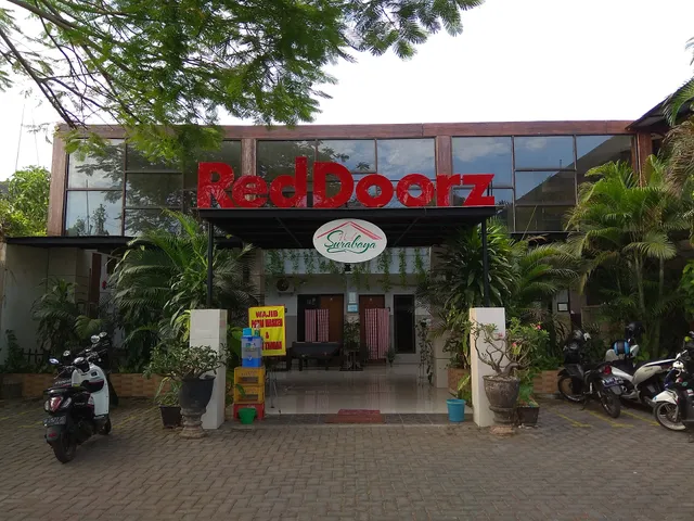 RedDoorz @ Hotel Surabaya Sumenep