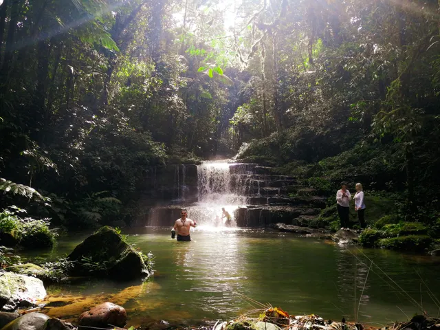 LAGO ADVENTURE-TOUR DE CASCADAS Y TOUR CUYABENO