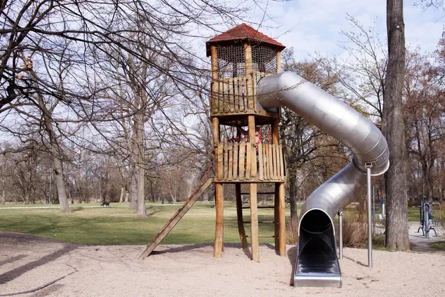 Plac Zabaw w Parku Klecińskim