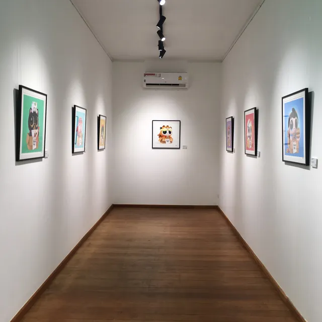 La Luna Gallery