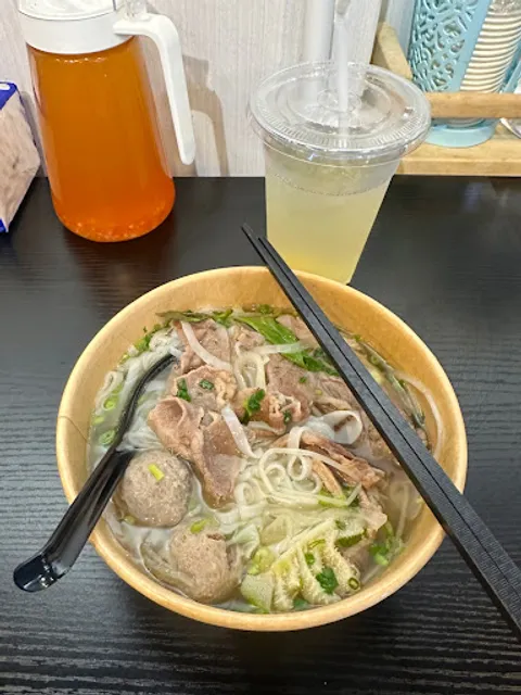 phở bò sốt vang