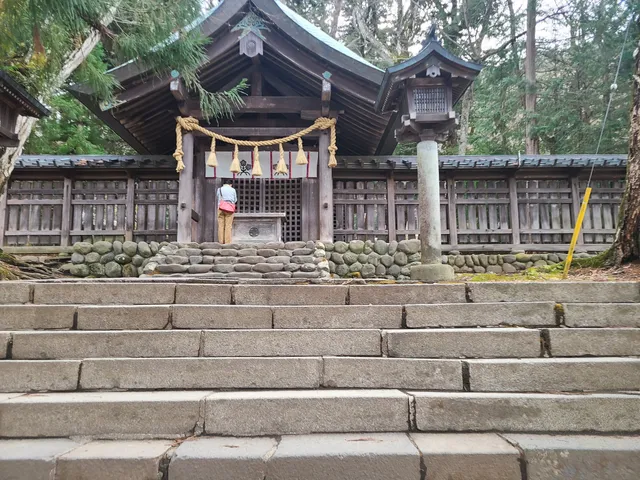 Suwa Taisha Kamisha Maemiya