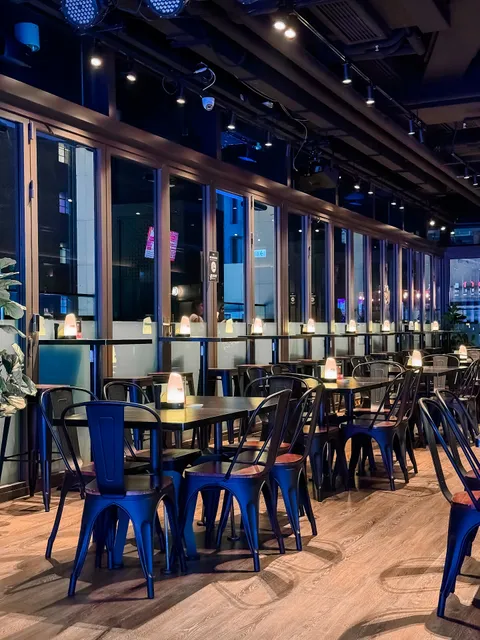 Simply Live by Tin Box