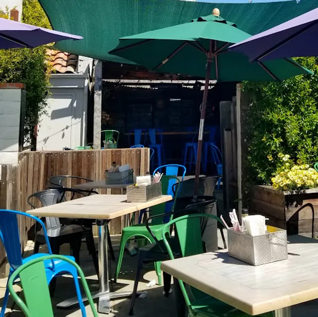 EJ Phair Alehouse & Pub: Alamo