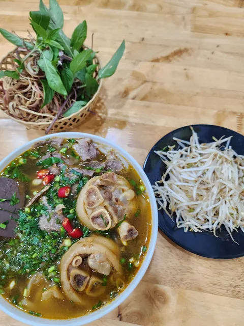 Bún bò Huế Nam Minh