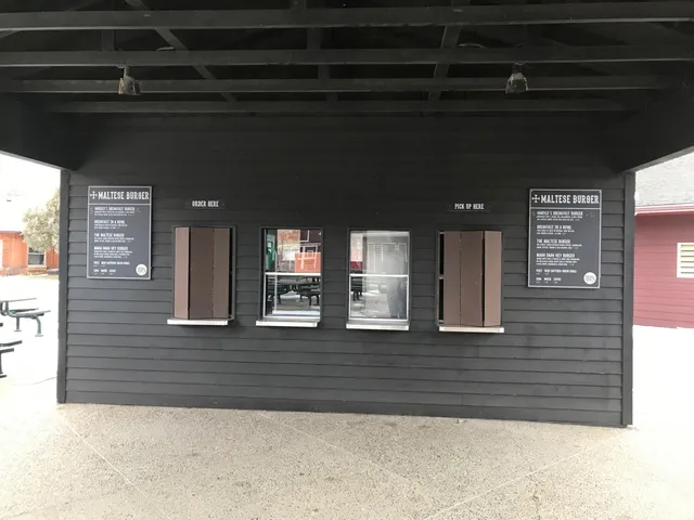 Sheriff Bear's Burgers and Ice Cream