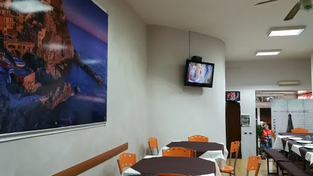 Girarrosto Cono Pizza Paninoteca Magic Chicken