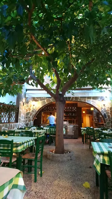Oraia Penteli