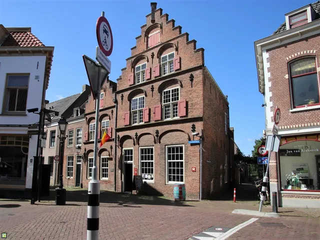 De Nederlandse Stichting Jan van Riebeeckhuis