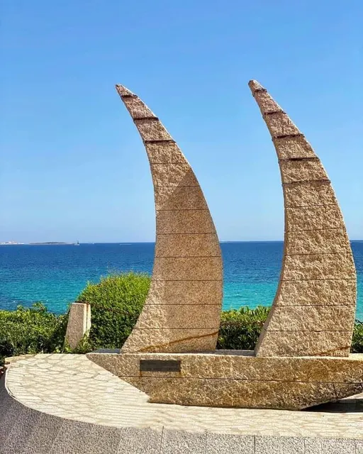 Spiaggia libera Baja Sardinia