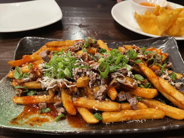 Pholicious Asian Fusion Restaurant & Bar