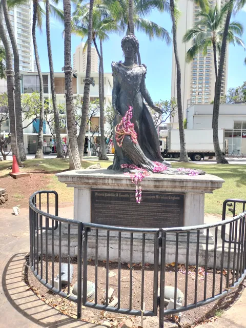 Hawaiian Ebbtide Hotel