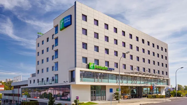 Holiday Inn Express Lisbon - Alfragide by IHG