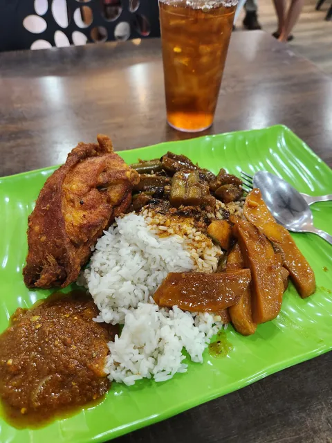 Sentosa Curry Rice 大豐咖喱饭不是經濟飯
