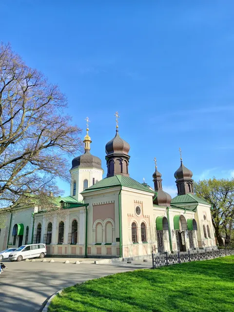 Svyato-Troyitsʹkyy Ioninsʹkyy Monastyr Ukrayinsʹkoyi Pravoslavnoyi Tserkvy