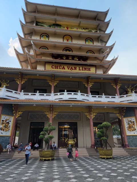 Vạn Linh Pagoda
