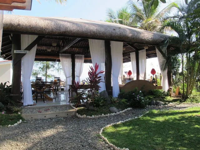 Tres Pinos Beach Resort