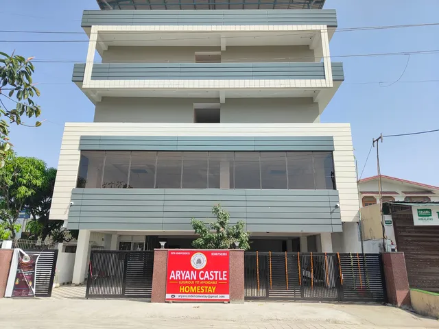 Aryan Castle Homestay - Hotel Near ISBT Dehradun, Party Hall on Shimla Bye Pass Road, Affordable Hotel on GMS Road Dehradun