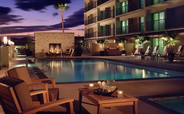 Courtyard by Marriott Los Angeles Sherman Oaks