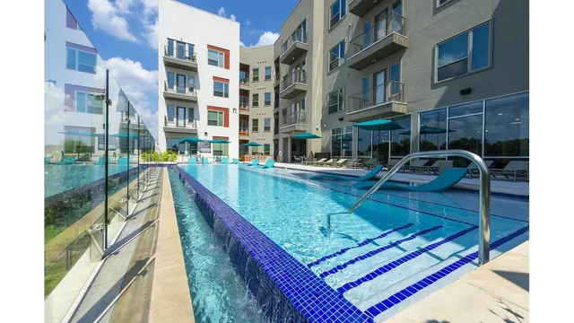 Encore Montrose Apartments