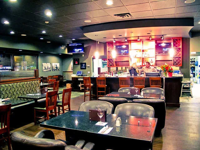 Ricky's & Famoso - Ladner