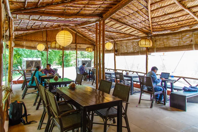 Roots - Cafe in the Park