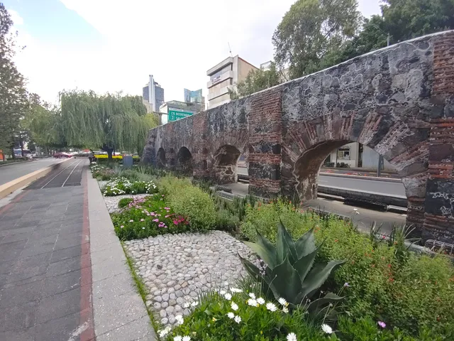 Monumento, Acueducto de Chapultepec