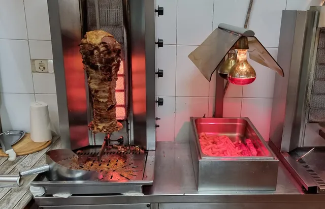 Ο ΞΕΝΥΧΤΗΣ ψησταριά & Γύρος