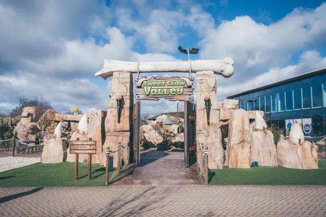 Mighty Adventures Crazy Golf