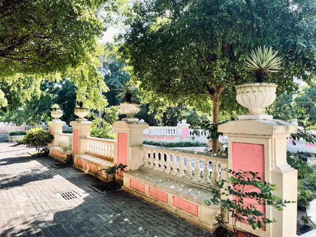 (Luíz)Plaza Pellerano Castro (Parque Rosado)