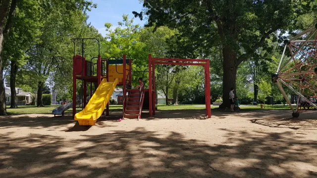 McBurney Park, Skeleton Park