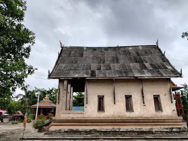 Wat Si Mongkol (Wat Ban Na Sai)