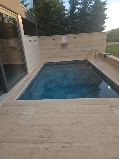 Leonarda Waterfront Residences