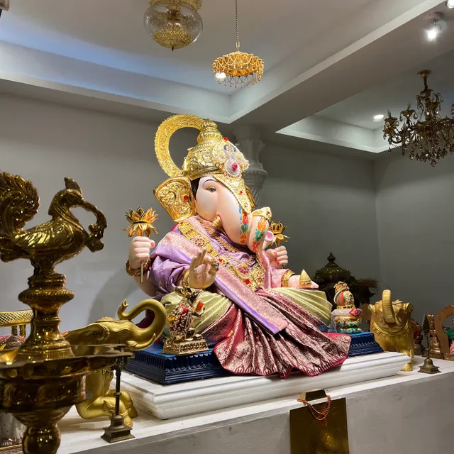 Wat Phra Phikanet Mahasetthi Lakshmi Narayan Talad Buathong