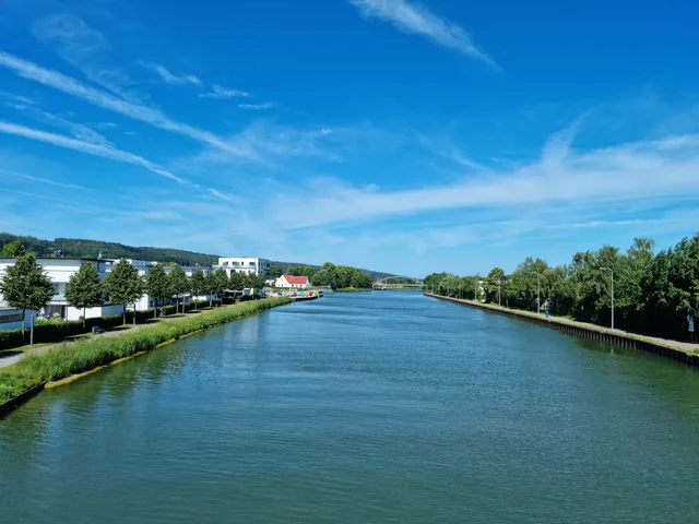 Dorfplatz Hüsede mit Backhaus und Beihaus