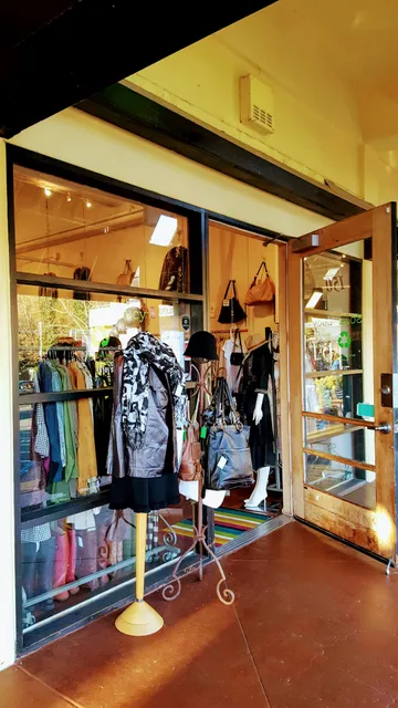 Sola Lucy Consignment