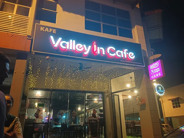 Valley in Cafe and Bar