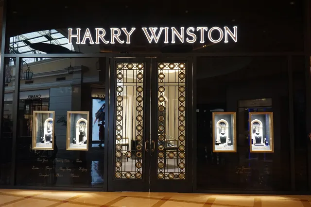 Harry Winston The Shops at Crystals