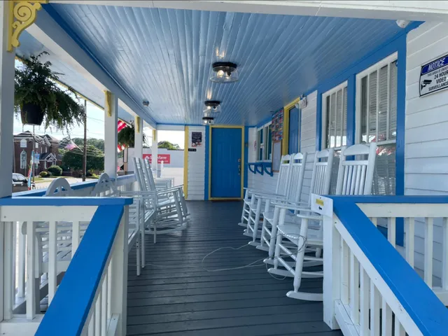 Angel Scoops Ice-Creamery and Cafe