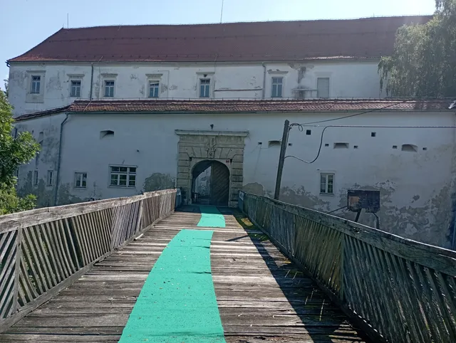 Muzej norosti, Trate / Museum des Wahnsinns, Trate