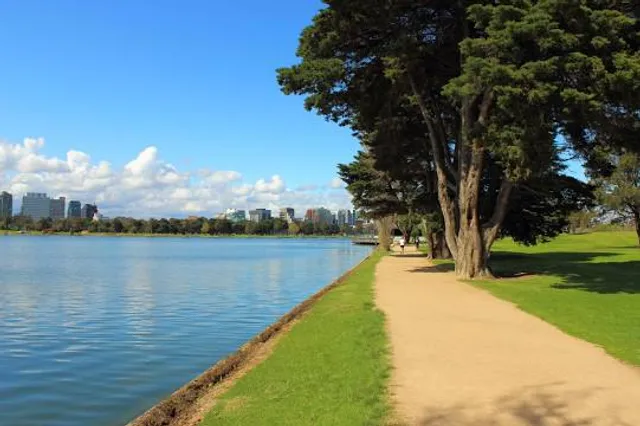 Albert Park Lake
